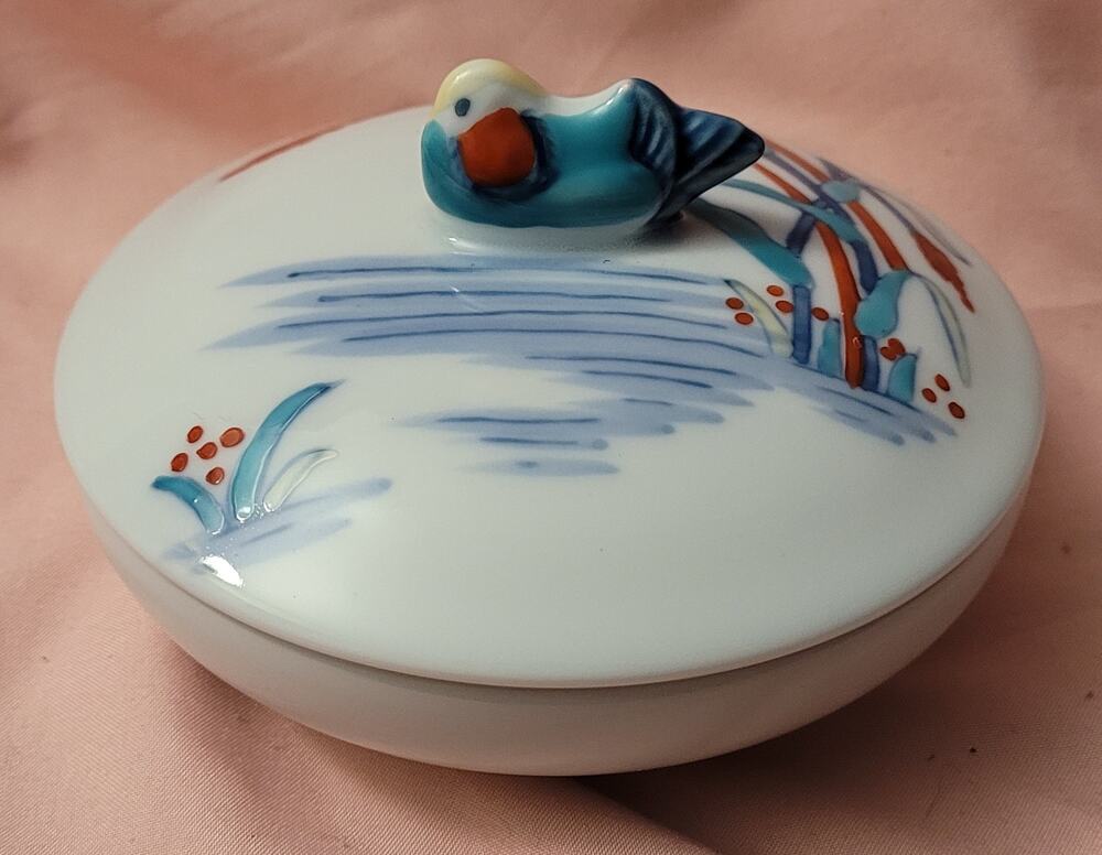 Arita Porcelain Round Trinket Dish With Lid, Hidden Duck Parrot Bird Inside